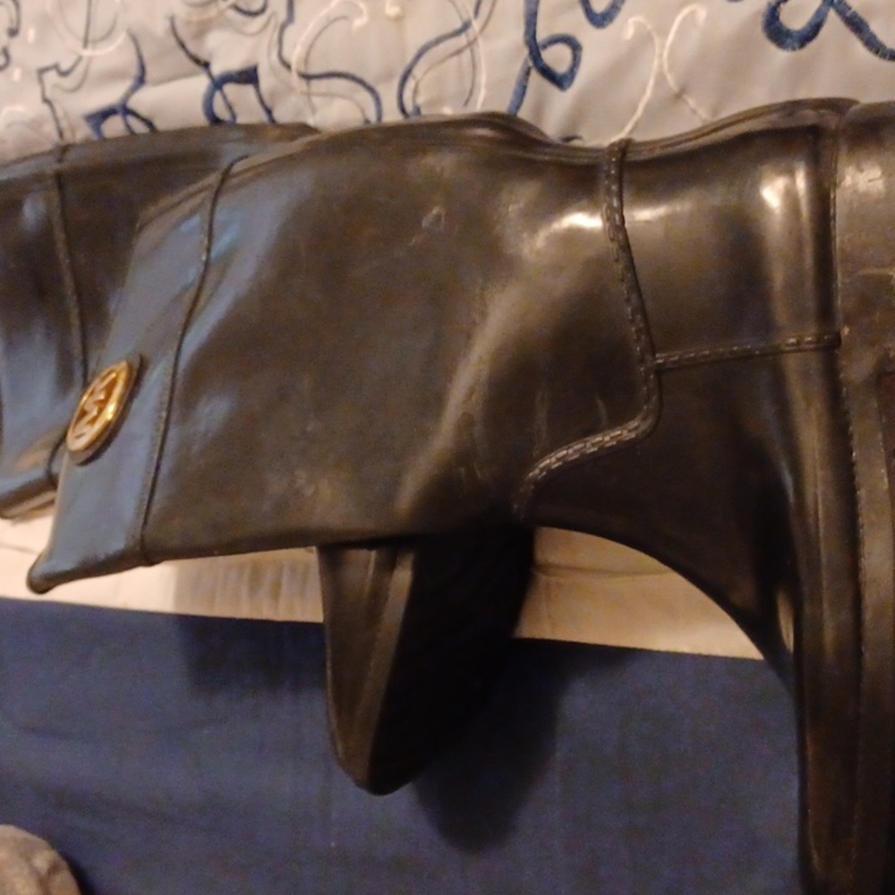 Boots - Picture 2 of 9